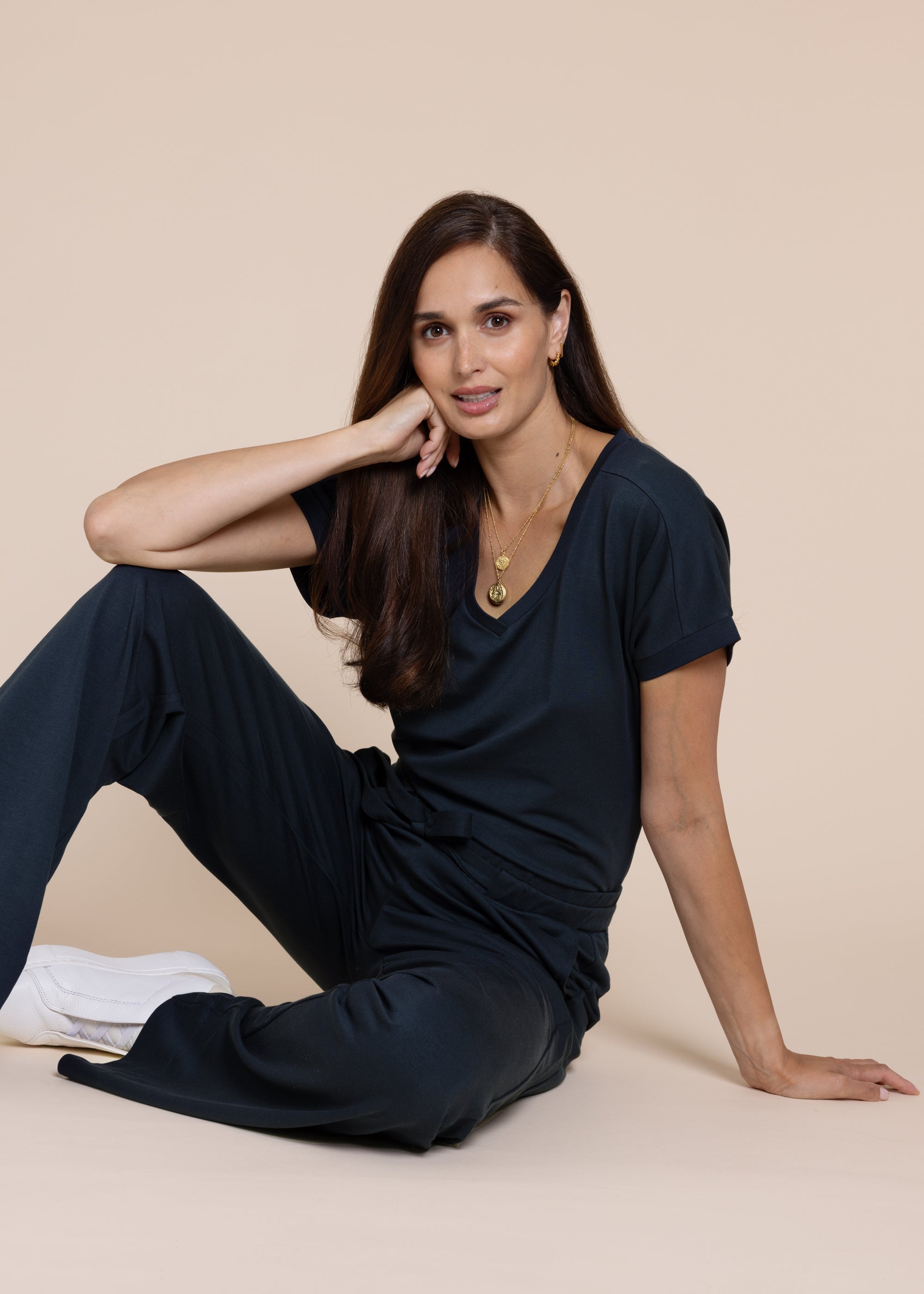 ATHENA v-neck, short sleeve top, navy