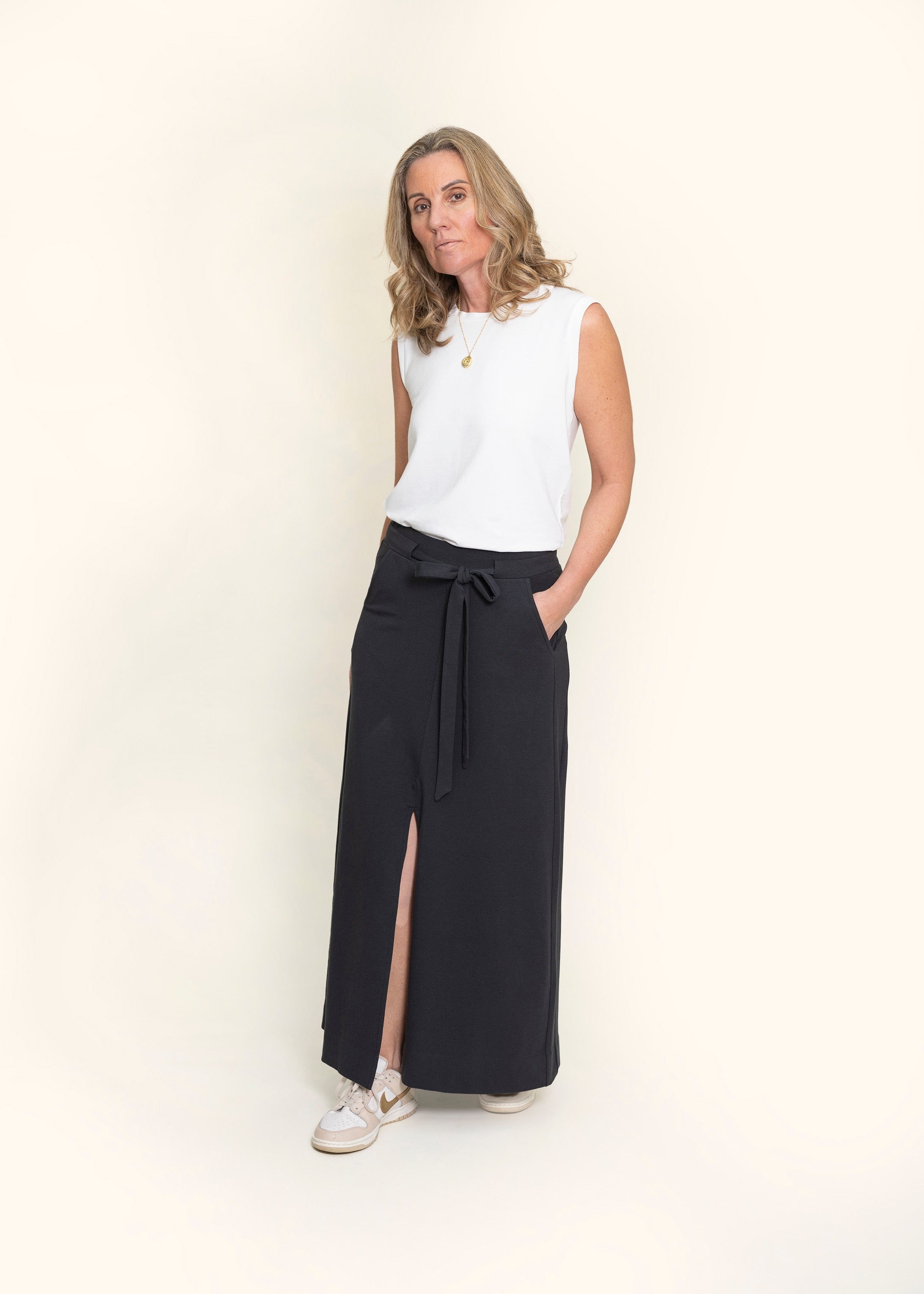 HERO sleeveless top, warm white