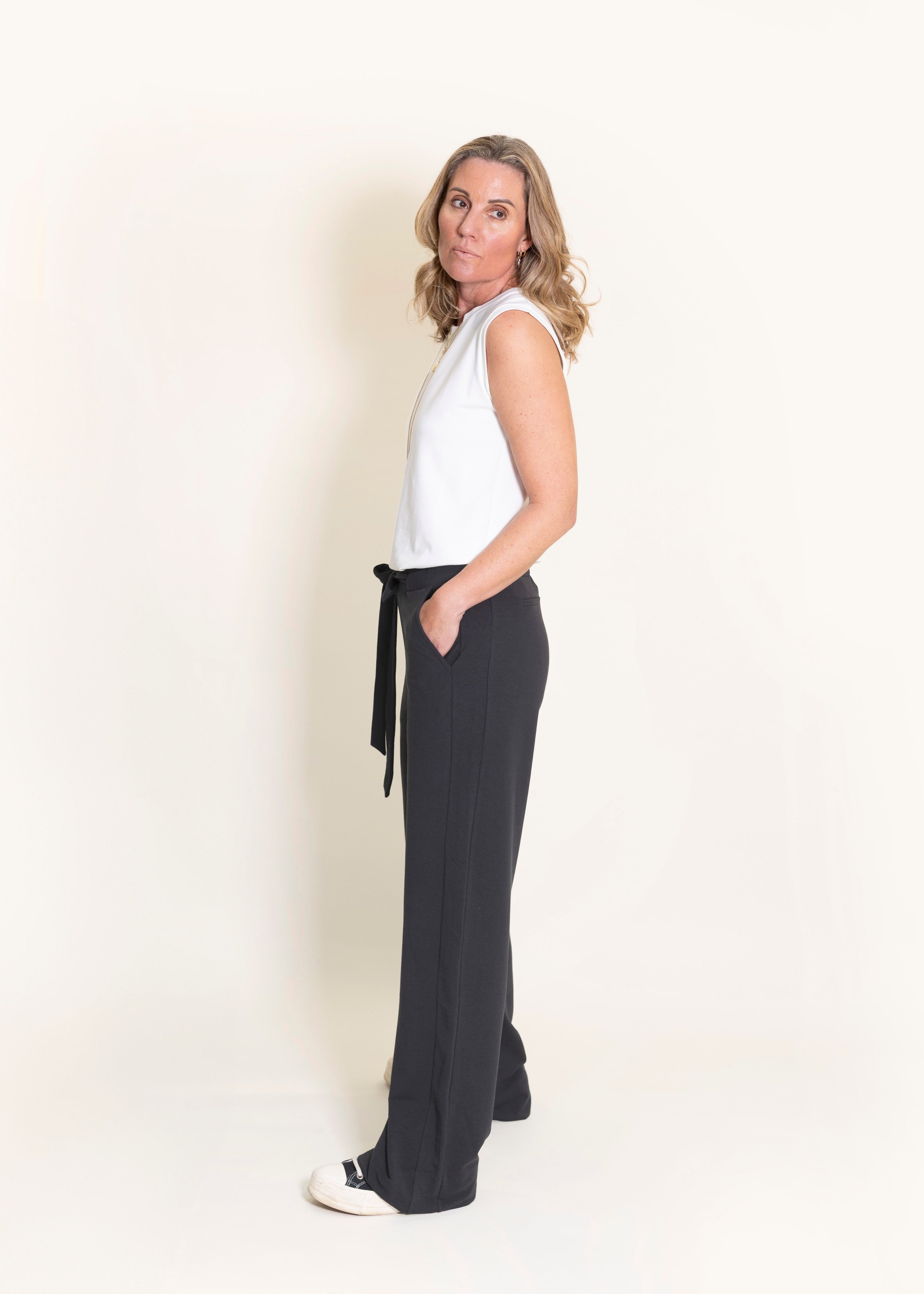 HERO sleeveless top, warm white