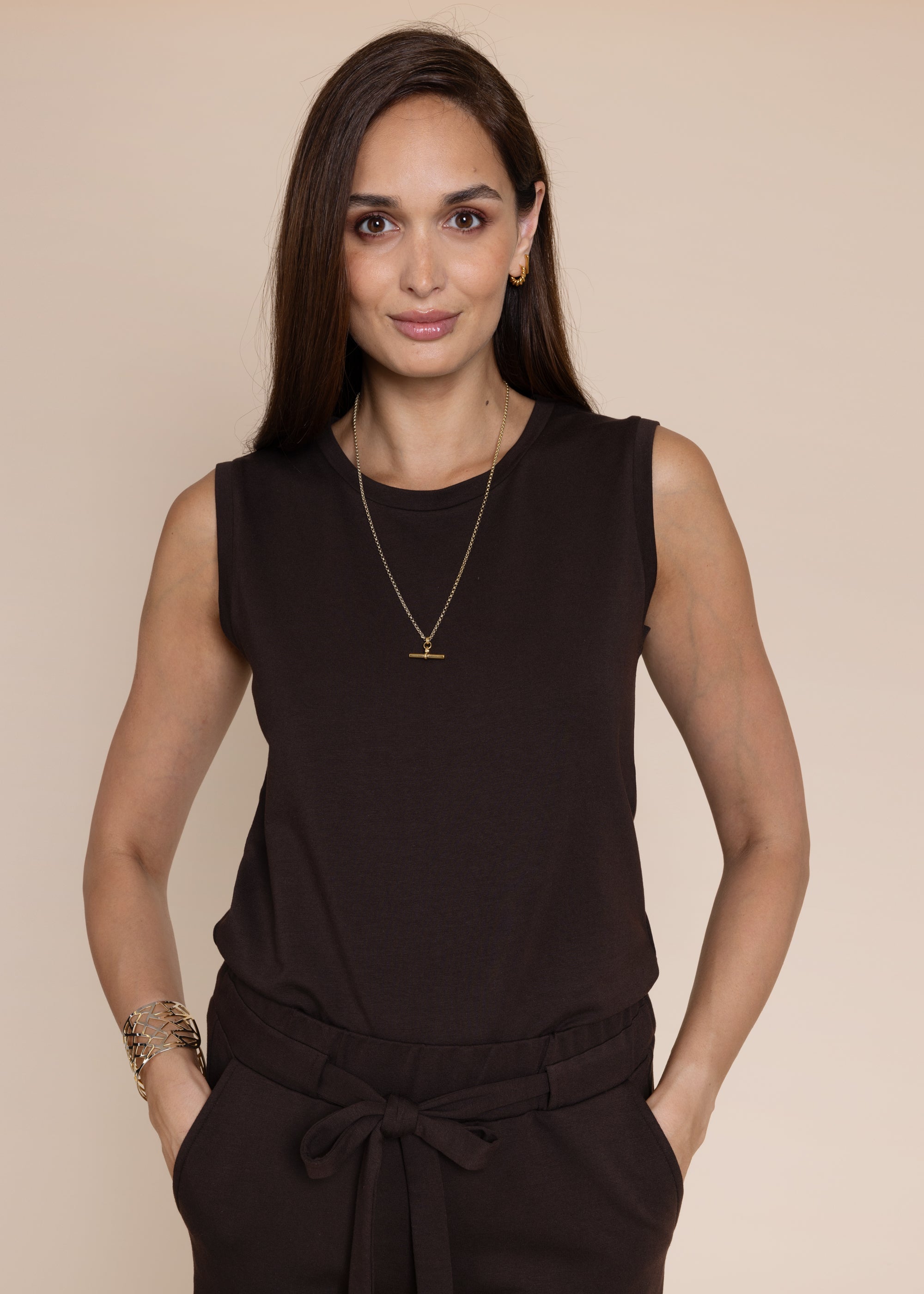 HERO sleeveless top, chocolate