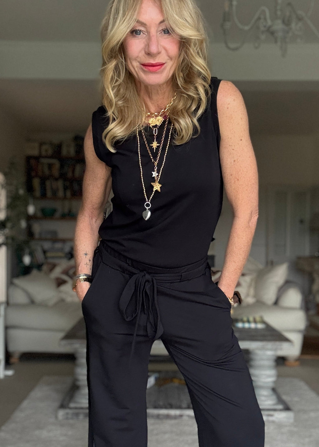 HERO sleeveless top, black